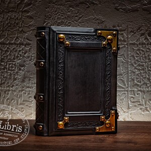 Handmade Italian Leather Journal: Medieval Book of Shadows, Traveler Sketchbook image 7