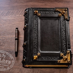 Handmade Italian Leather Journal: Medieval Book of Shadows, Traveler Sketchbook image 5
