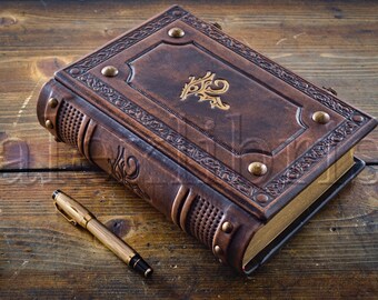 Horus Eye Leather Journal: Large 7.5 x 10 Inches, 600 Pages - Unlock the Secrets of Magic and Esoteric Wisdom with the Powerful Horus Eye