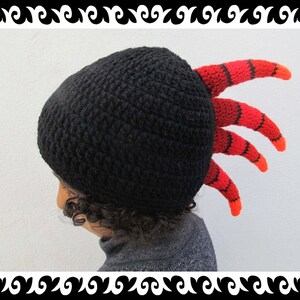 Crocheted Hat black & red with lining Size L image 1