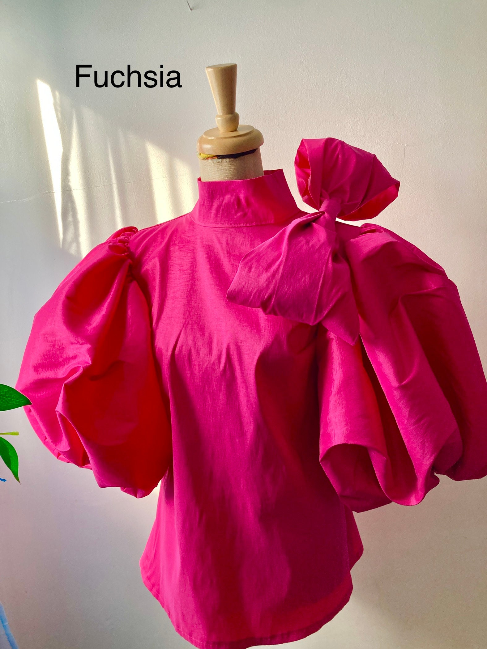 m♡　BIBIY FOIRE PUFF BLOUSE PINK Pink blouse with puff sleeves - Woman - SS2018 | Roberto Verino