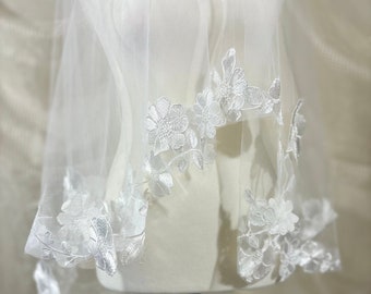 Wedding Veil with Flowers / Wildflower 3d White Lace Drop Veil / Garden Botanicals on Illusion Tulle