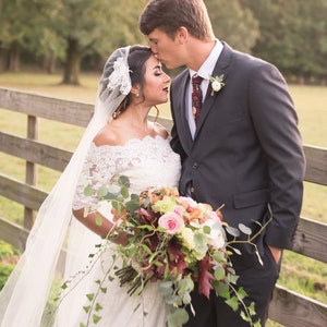Juliet Cap Wedding Veil / Vintage 1920s Style Alencon Lace / Single Layer Tulle Veil