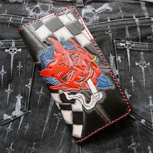 Billetera Biker Cuero Diablo Rojo - Grabada a Mano Estilo Kustom Kulture - Banderas Carrera - Billetera Larga Hombre Negra