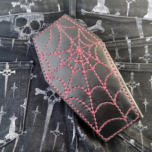 Billetera Cuero Ataúd - Telaraña Bordada a Mano - Billetera Gótica Punk Biker - Colores Costura Personalizados
