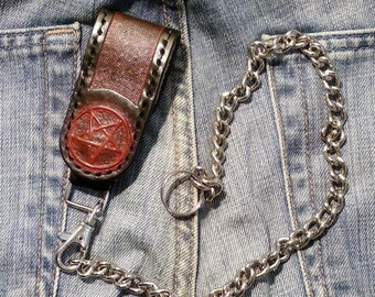 Wallet chain in vegetable leather hand carved with a pentagram