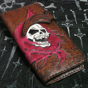 Billetera de Cuero para Hombre Larga Estilo Motero - Parca con Guadaña Grabada a Mano