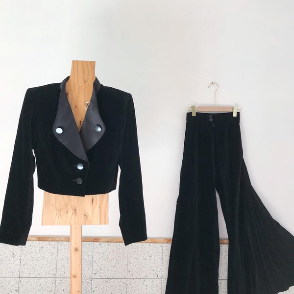 Ensemble veste et pantalon, smoking Yves Saint Laurent vintage en velours 80's, taille XXS