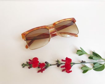 Lunettes de soleil vintage Givenchy style 80's de couleur marron et effet écaillé