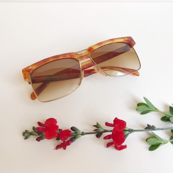 Lunettes de soleil vintage Givenchy style 80's de couleur marron et effet écaillé