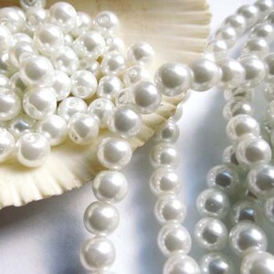 40 White Glass Pearl Beads - 6mm Or 8mm - 25-4
