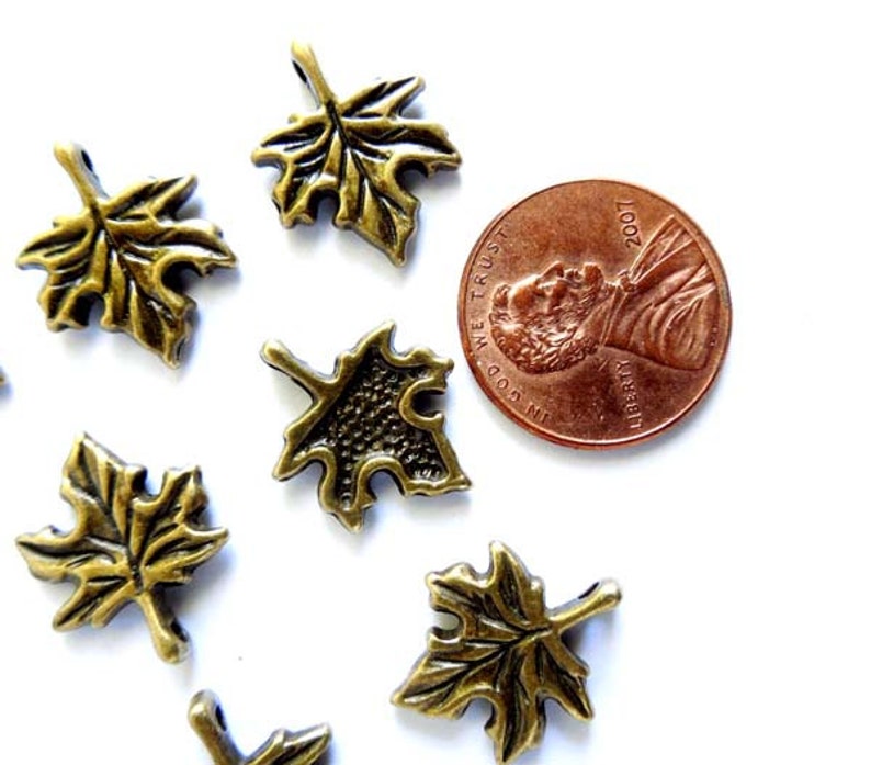 10 Antique Bronze Maple Leaf Charms 21-47-4 image 3