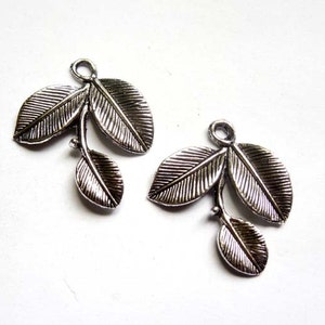 6 Antique Silver Leaf Charms 27-23-1 image 5