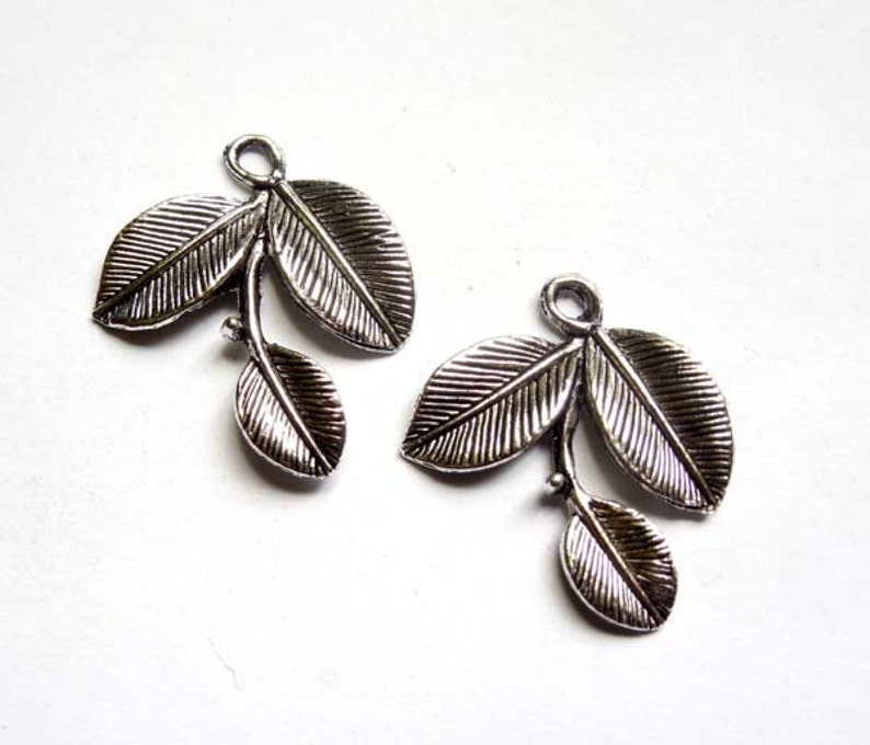 6 Antique Silver Leaf Charms 27-23-1 image 5