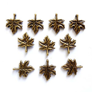 10 Antique Bronze Maple Leaf Charms 21-47-4 image 4