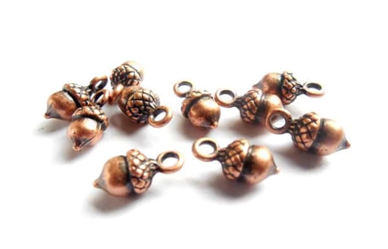 10 Antique Copper Acorn Charms 23-11-6