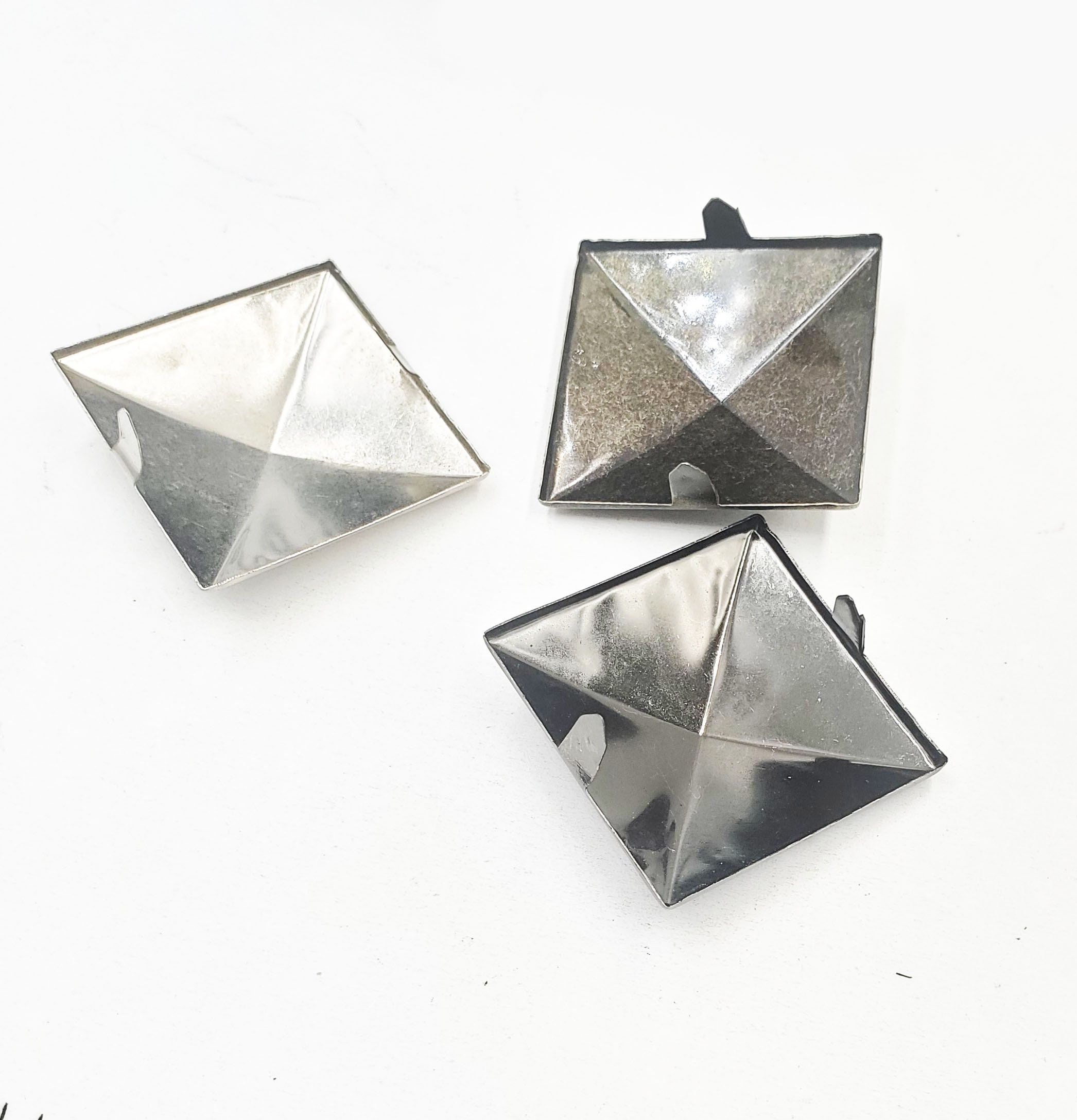 アクセサリー A&G Stud Pyramid Pierce 11199312_01.jpg