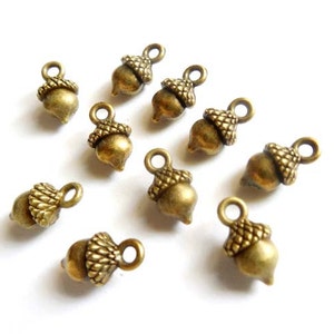 10 Antique Bronze Acorn Charms - 39-32