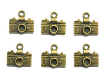 6 Antique Bronze Camera Charms - 21-20-3