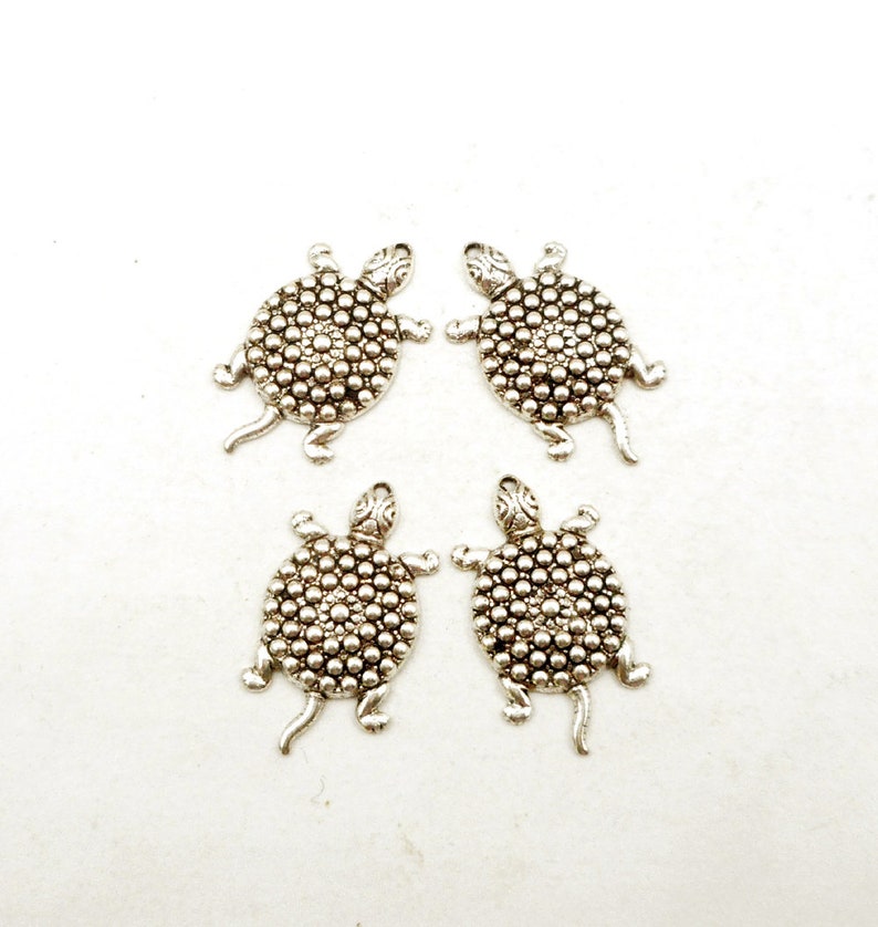 4 Antique Silver Turtle Charms - 21-63-7 - Etsy