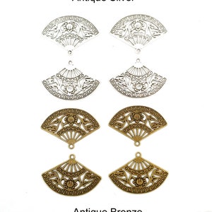 4 Antique Silver Or Antique Bronze Fan Charms With Floral Design - 27-27-3