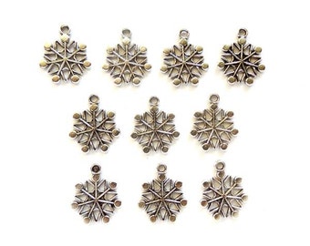 10 Antique Silver Snowflake Charms - 21-59-7
