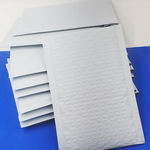 25 Bubble Mailers, #000, Waterproof Padded Envelopes For Small Business Packaging