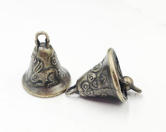 2 Antike Bronze Metall Handwerk Glocken Anhänger / Charms - 39-21-A