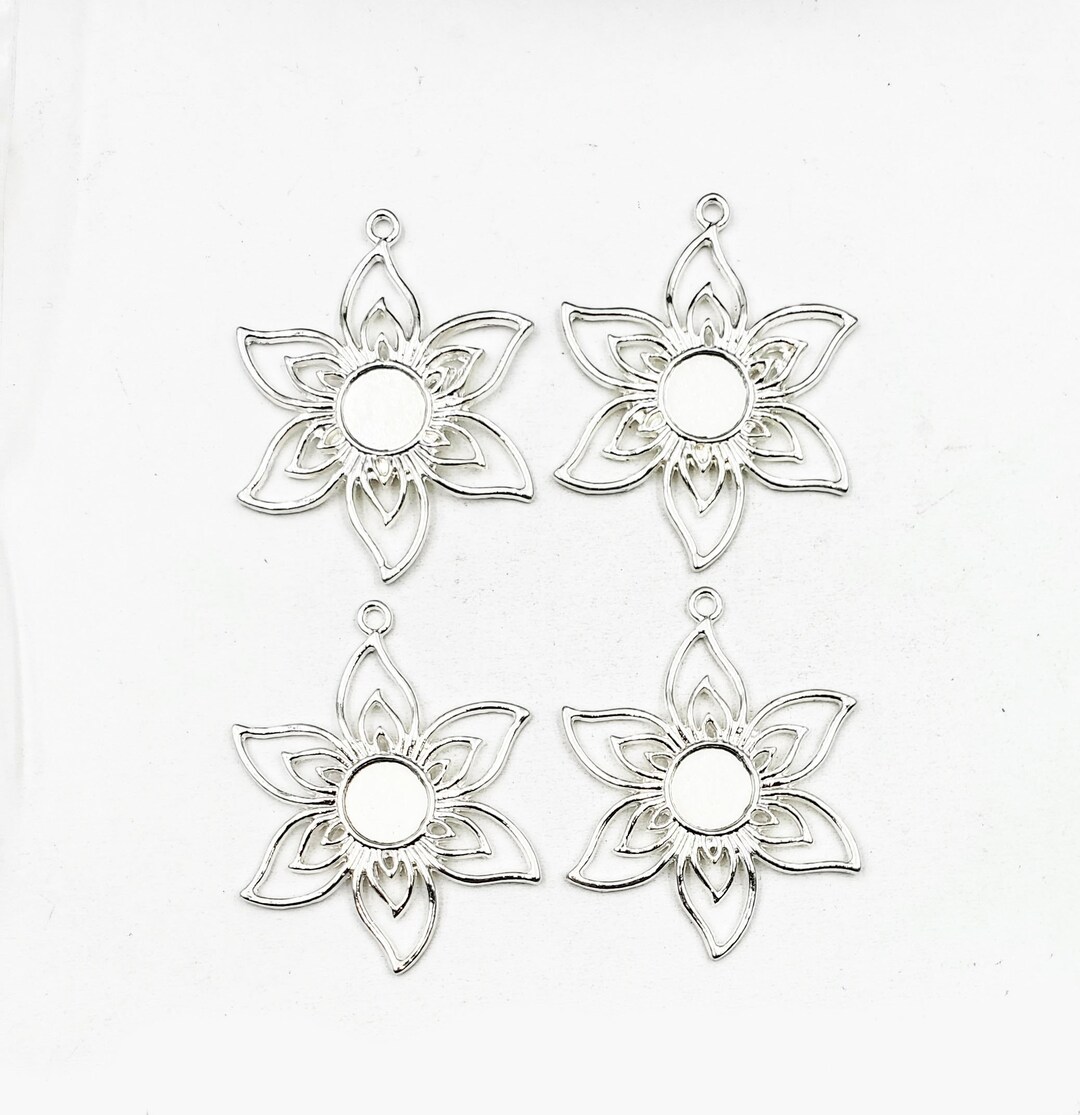 4 Antique Silver Flower Charms/connectors 26-28 - Etsy