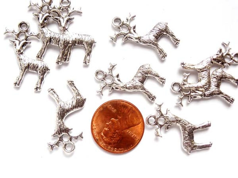 10 Antique Silver Reindeer Charms 27-13
