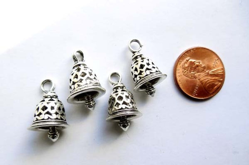 4 Antique Silver Bell Charms 20-A-27 画像 3