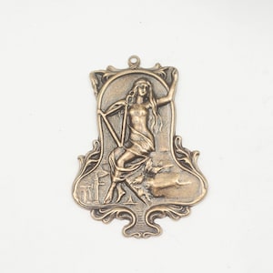 1 Antique Brass Mythological Goddess Pendant/Charm - 21-36-5