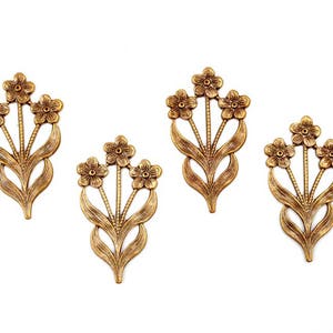 2 Antique Brass Flower Stampings - 22-22-6