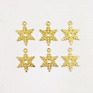 6 Antique Gold Snowflake Charms - 23-6-2
