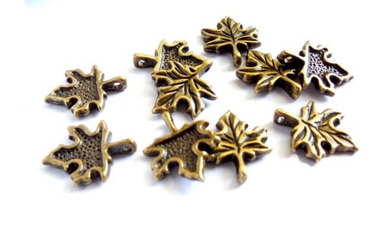 10 Antique Bronze Maple Leaf Charms 21-47-4 image 5