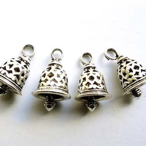 4 Antique Silver Bell Charms 20-A-27 画像 1