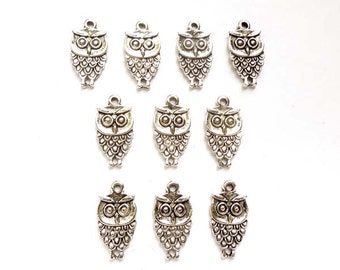 10 Antique Silver Owl Charms - 23-23-13