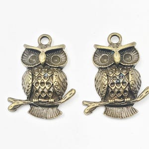 2 Antique Bronze Owl Pendant/Charms - 21-56-6