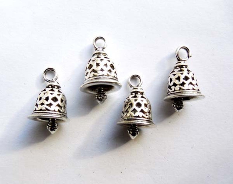 4 Antique Silver Bell Charms 20-A-27 画像 5