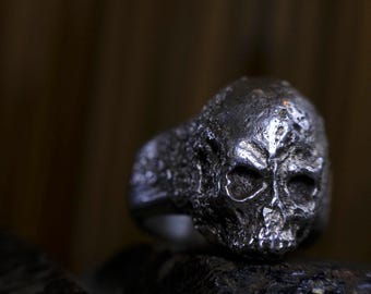 Grosse bague tête de mort en argent sterling