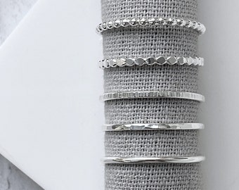 Smalle zilveren stapelring | Sterlingzilveren ring | Minimalistische ring | Sierlijke zilveren ringen