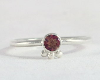 5mm Tri-Bubble Crown Round Gemstone Ring