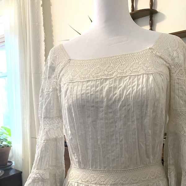 Vintage Ropamex 100% Algodon Cotton Lace Mexican Wedding Dress - Made in Mexico