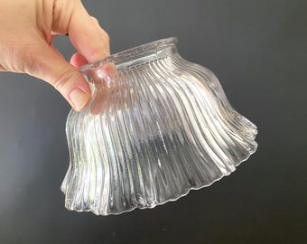 Abat-jour suspendu en verre transparent prismatique nervuré de 3-1/2 po. de haut, 3-1/4 po.