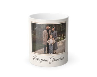 Gepersonaliseerde fotomok met magische foto, koffiemok die van kleur verandert door warmte met jouw foto, mok met de tekst "Ik hou van je, oma", cadeau voor oma, kerstcadeau