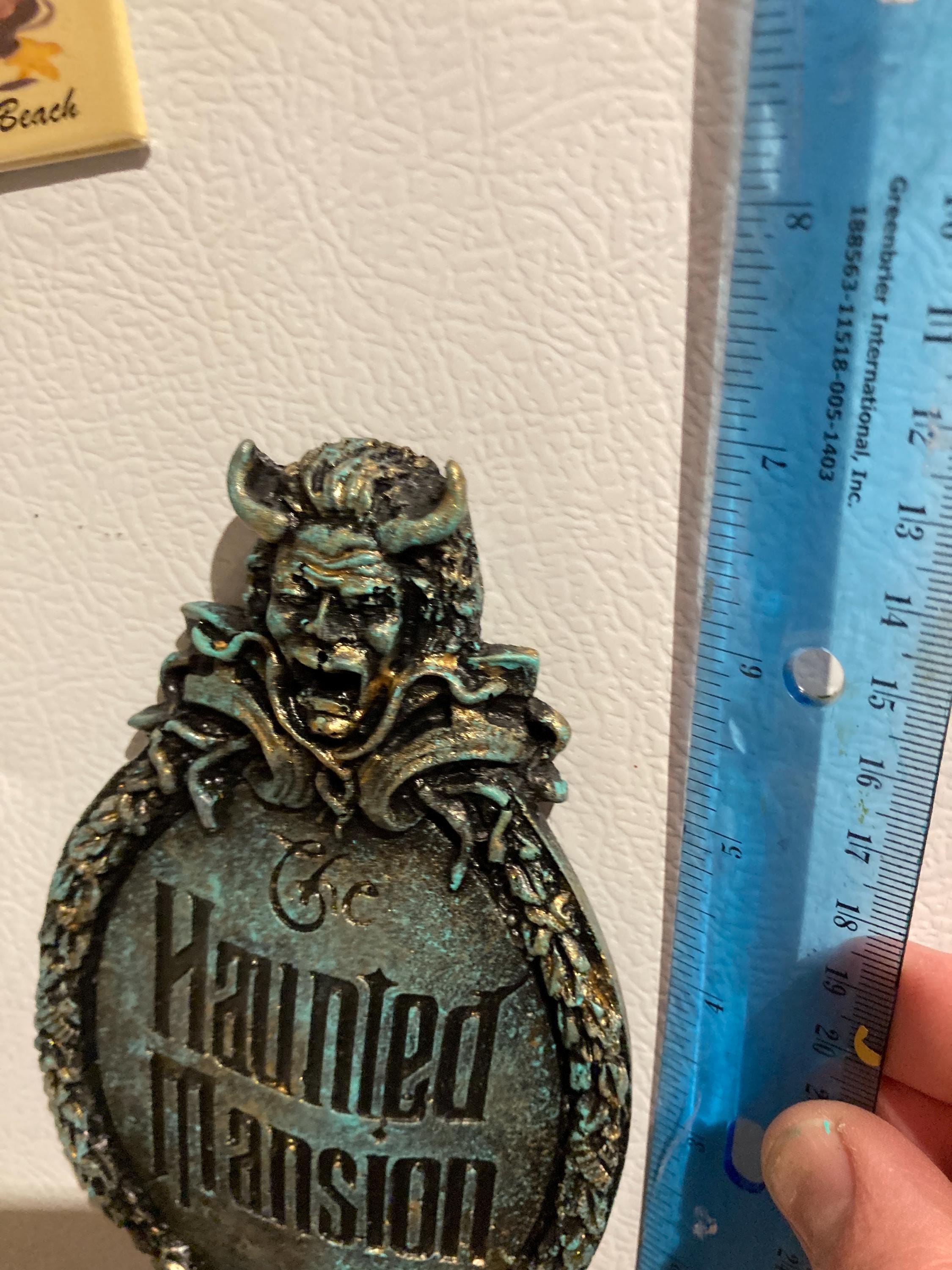 Haunted Mansion Resin Sign 看板 Amazon.com: Spirit Halloween Disney The Haunted Mansion Sign