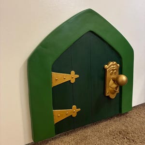 Alice in Wonderland Door Decoration and Prop, 20.5&quot; Wide x 19.25&quot; Tall, Disney&#39;s Alice in Wonderland Door