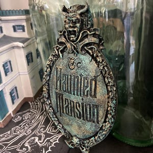 Haunted Mansion Sign, Magnet, Resin Wall Decoration, 3.75&quot; X 6.75&quot;, Hand Cast, Hand Painted Disneyland Sign