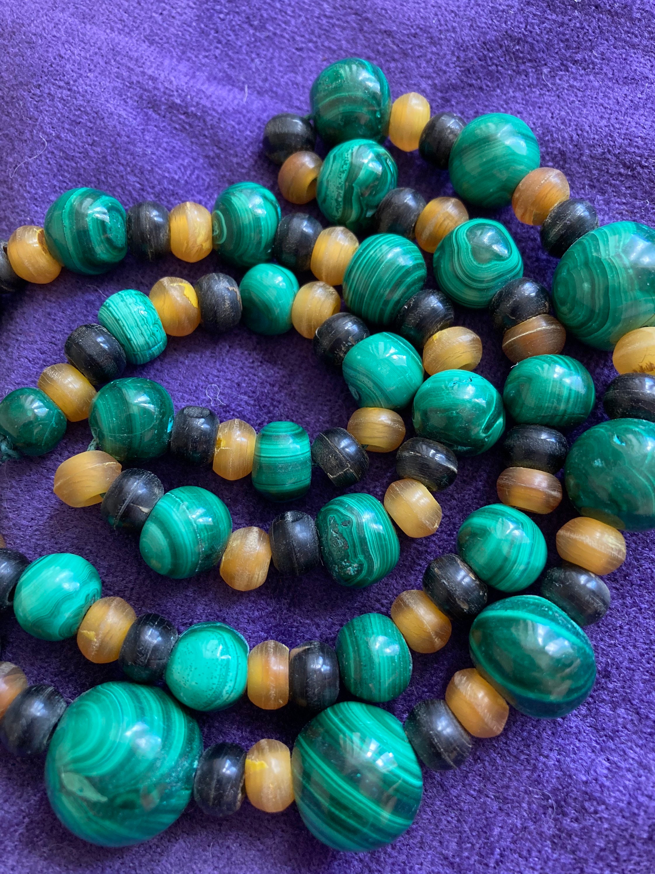 Mooie Art Deco c jaren 1930 afgestudeerd malachiet en vroege plastic kraal ketting