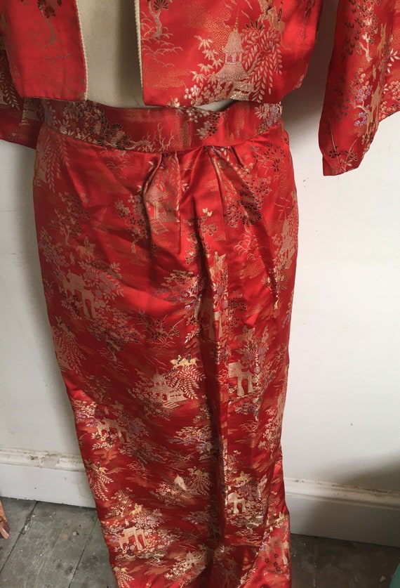 Stunning vintage red Chinese Silk embroidered for… - image 4